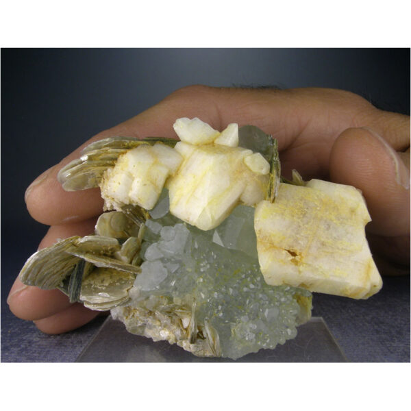 Aquamarine, Albite, Muscovite from Nagar, Hunza Valley, Northern Areas, Pakistan - Image 2